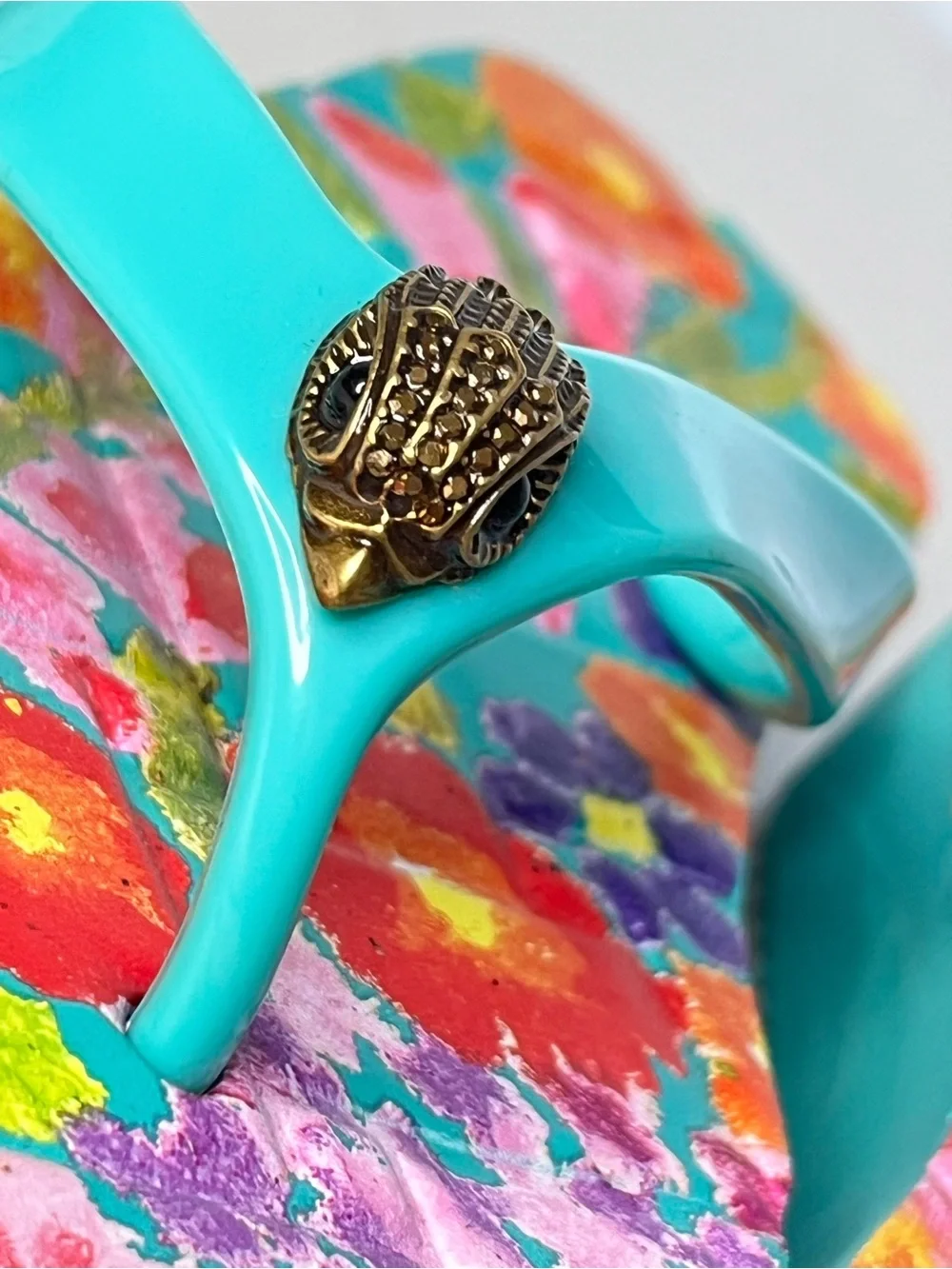 Kurt Geiger London Kensington Eagle Head Quilted Floral Flip-Flop Sz 6